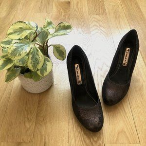 Ladies high heels. Size 41.